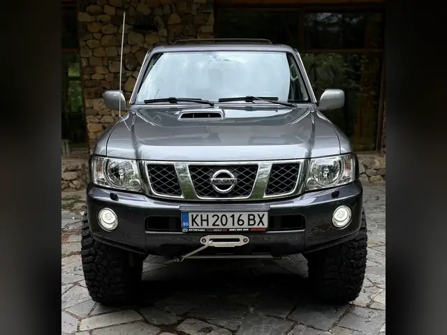 Nissan Patrol 2008, сив
