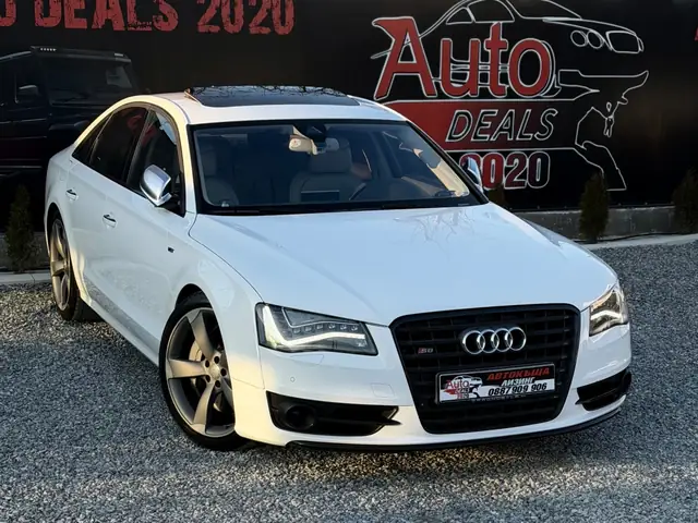 Audi S8 2013, бял