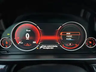 BMW 520 2016, тъмносин металик, снимка 12 от 12