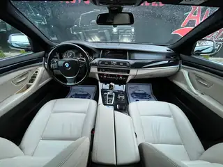BMW 520 2016, тъмносин металик, снимка 7 от 12