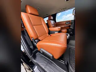 Toyota Sequoia 2012, черен, снимка 8 от 16