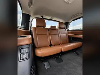 Toyota Sequoia 2012, черен, снимка 9 от 16