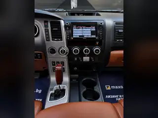 Toyota Sequoia 2012, черен, снимка 10 от 16
